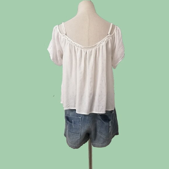 sz: M, white loose short sleeve top - Picture 5 of 5